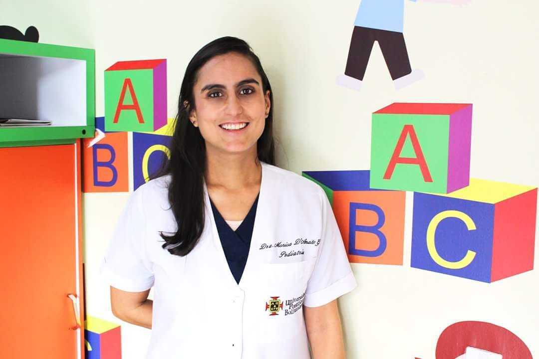Doctora Mónica D’Amato Gutiérrez, Especialista en Pediatría de la Clínica Universitaria Bolivariana