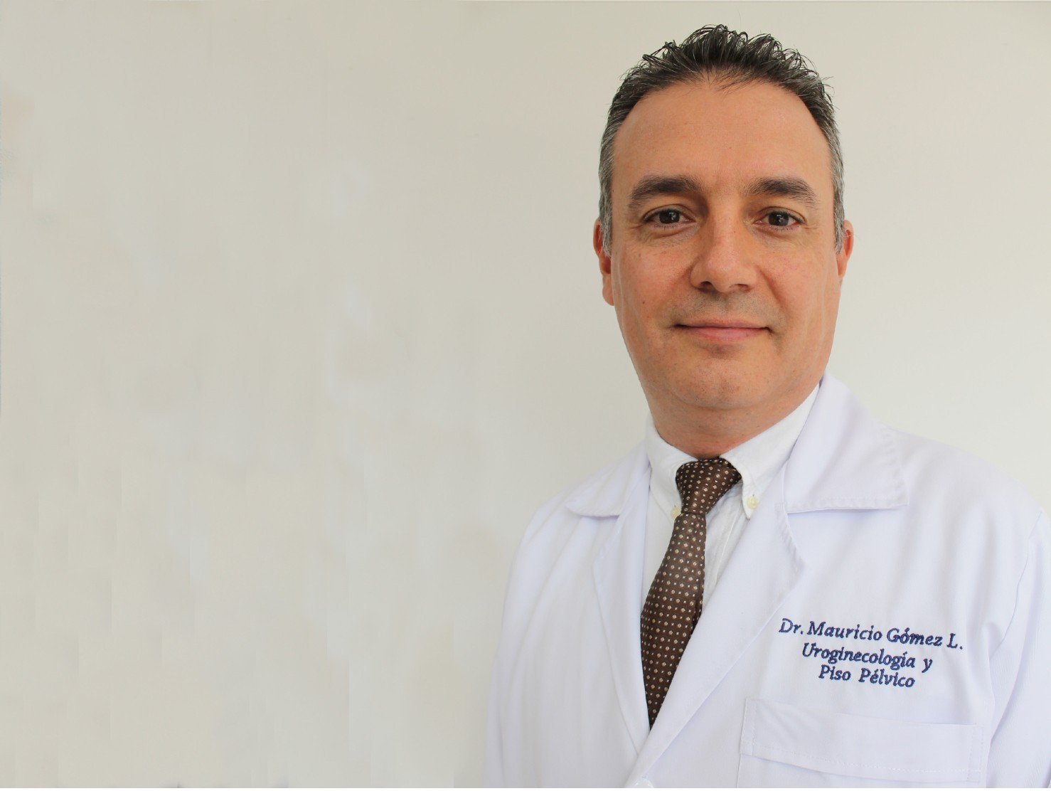 Doctor Mauricio Gómez Londoño, Médico Subespecialista en Uroginecología y Piso Pélvico Femenino.